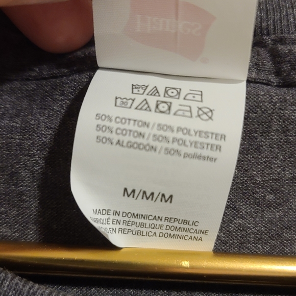 SHIRT SALE Warm Holiday Wishes Grey T-shirt Med, Black Lettering  NWOT, Unisex - Picture 5 of 5